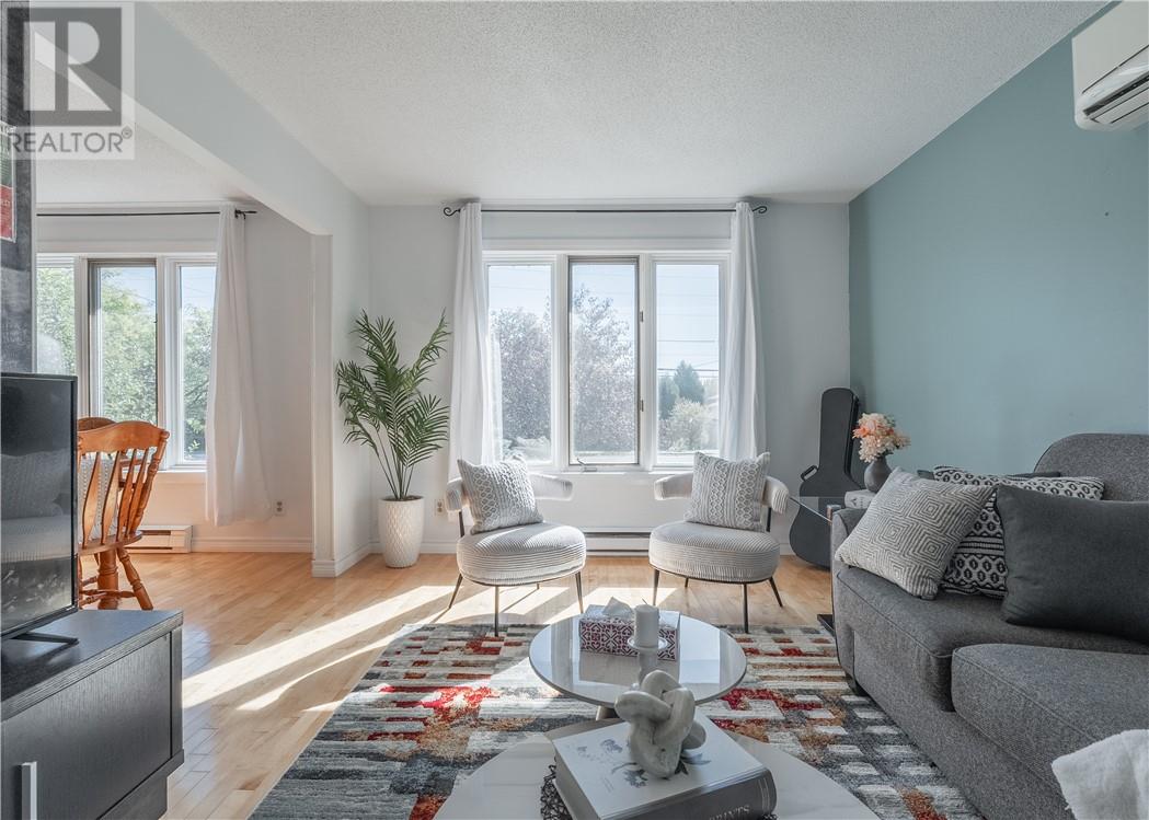 2618 Bancroft Drive, Sudbury, Ontario, P3B1T3, Sudbury, Ontario — photo 3 of 5