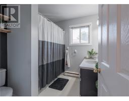 Bathroom - 2618 Bancroft Drive, Sudbury, ON P3B1T3 Photo 8