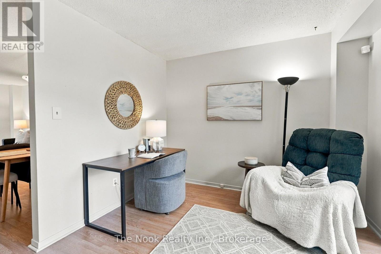 27 FIELD CRESCENT - 11