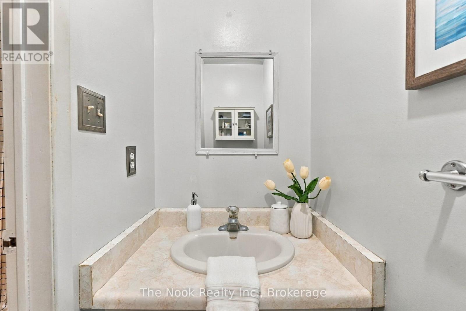 27 FIELD CRESCENT - 16