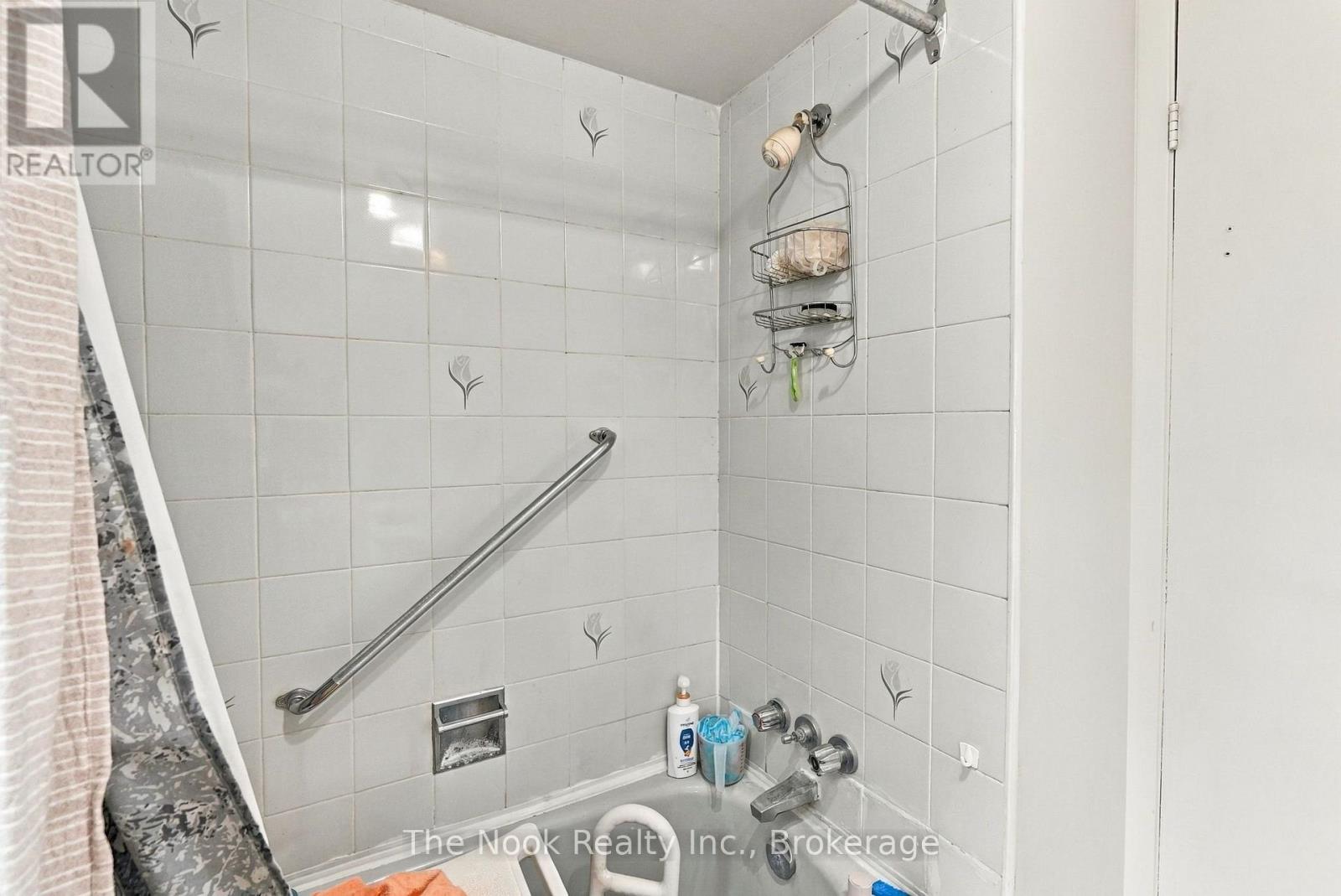 27 FIELD CRESCENT - 22