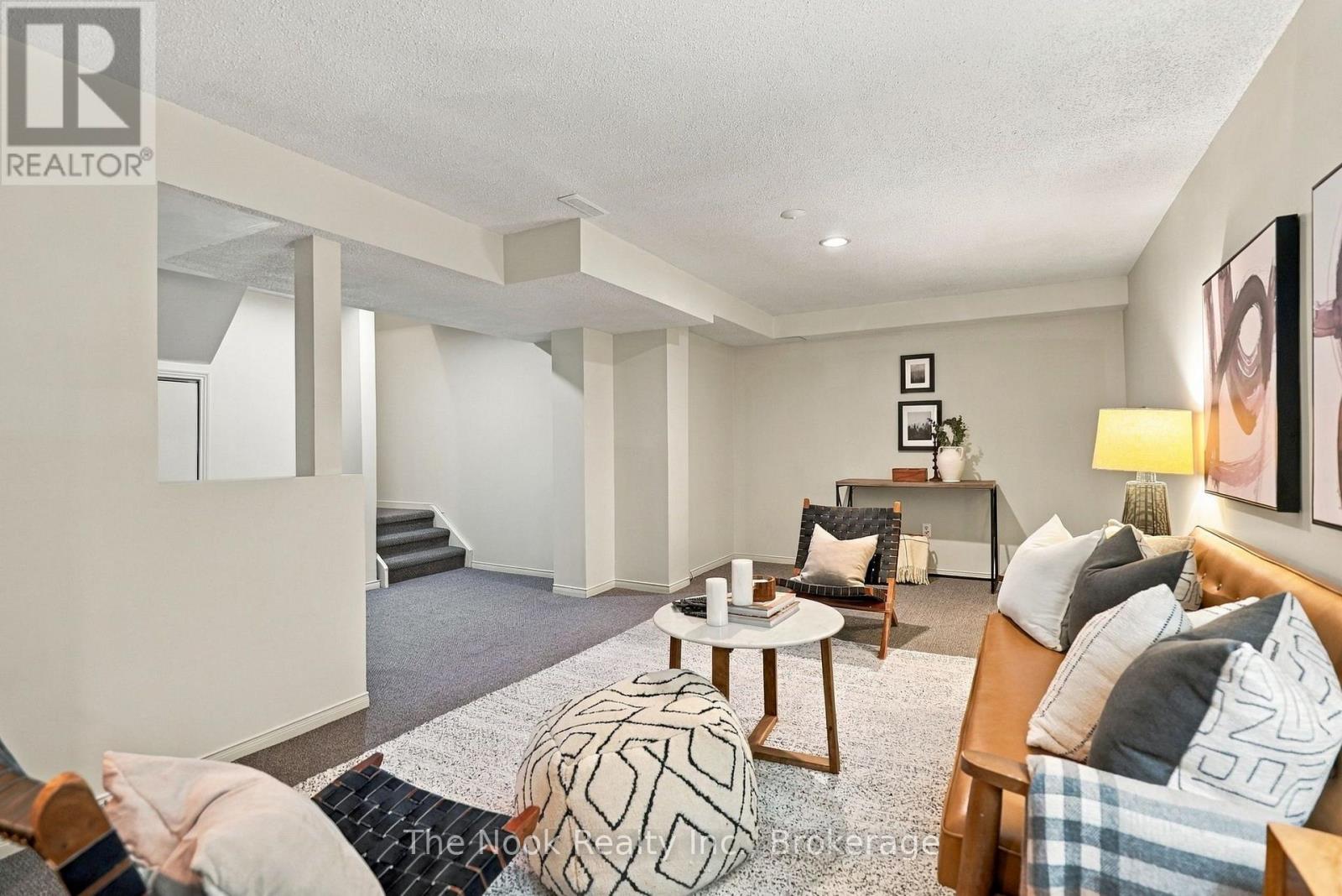 27 FIELD CRESCENT - 27