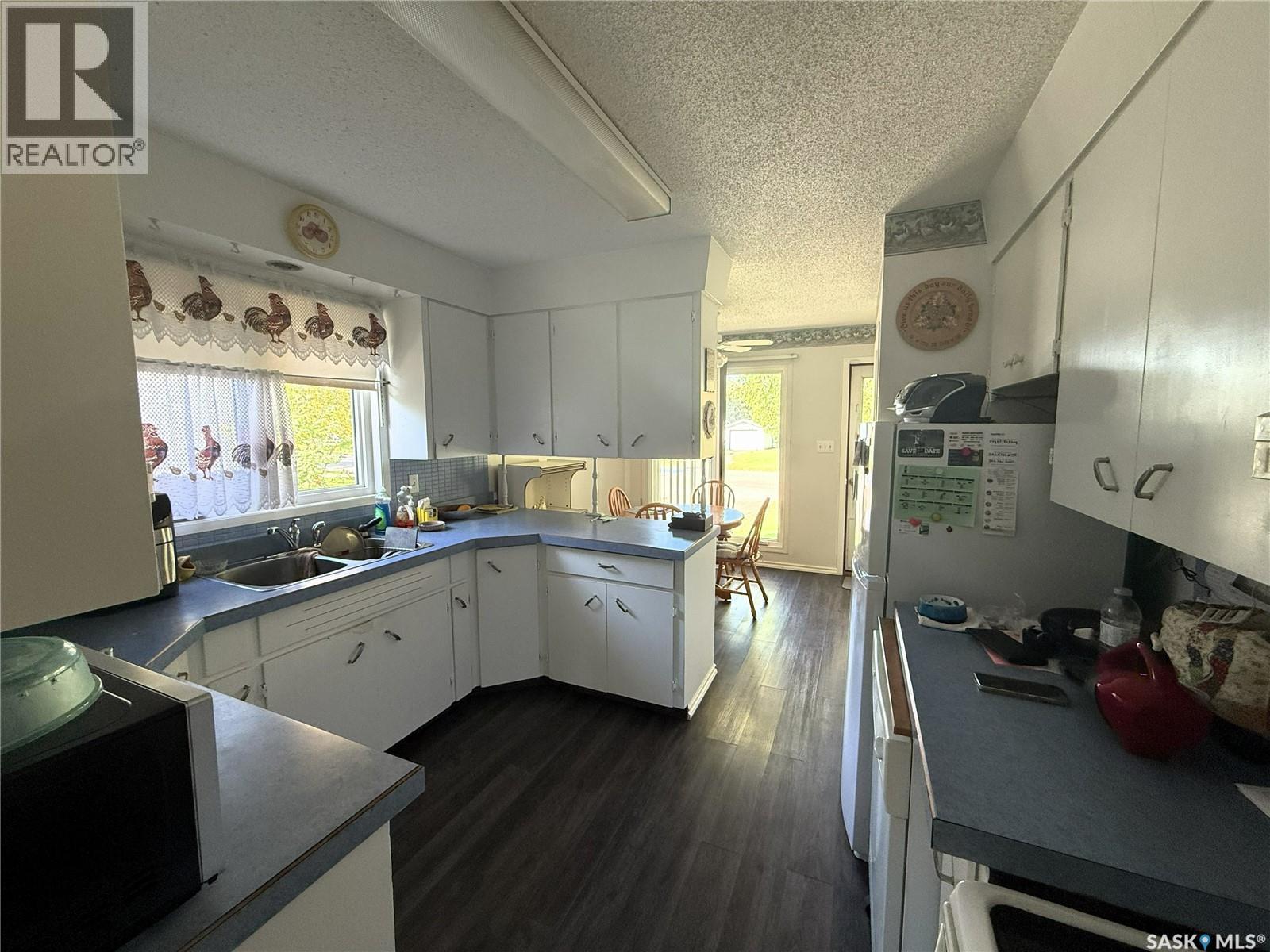 #433-435 25th STREET E - 6