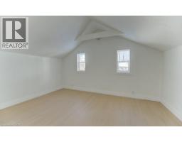 190 Lancaster Street E, Kitchener, ON N2H1N4 Photo 8