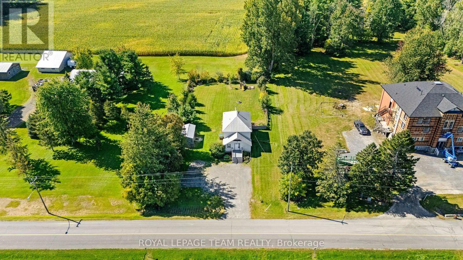 2952 LOUGH ROAD - Image 27