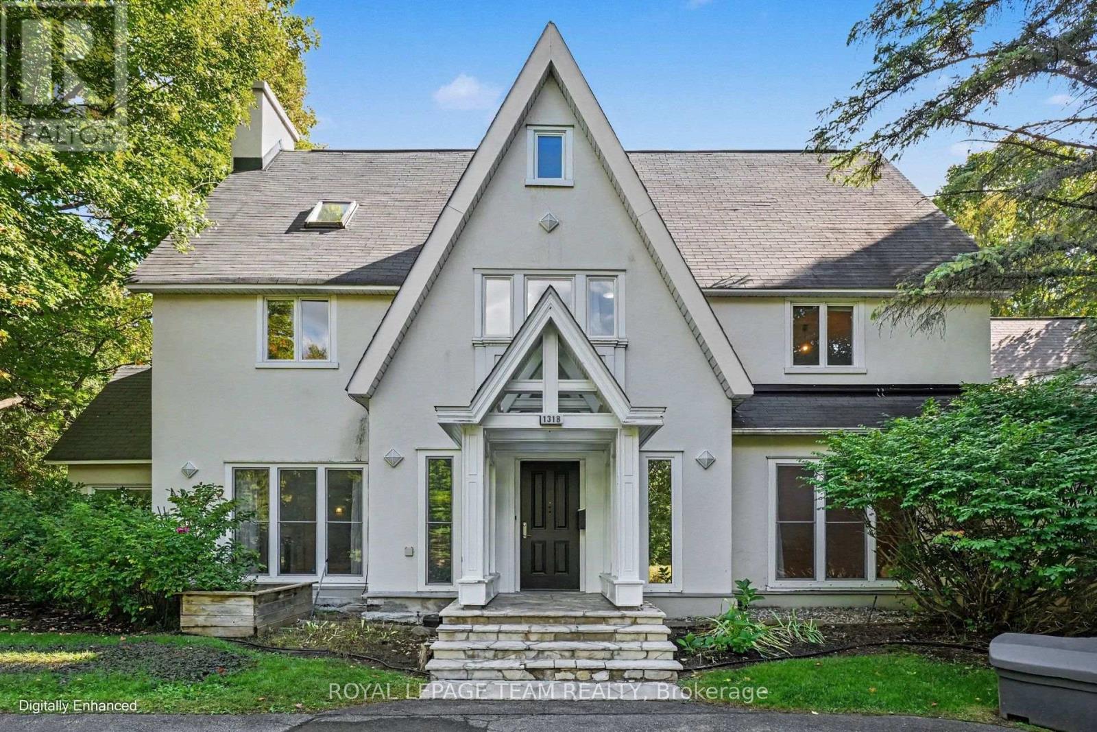 Welcome to 1318 Lisgar Road in Rockcliffe Park