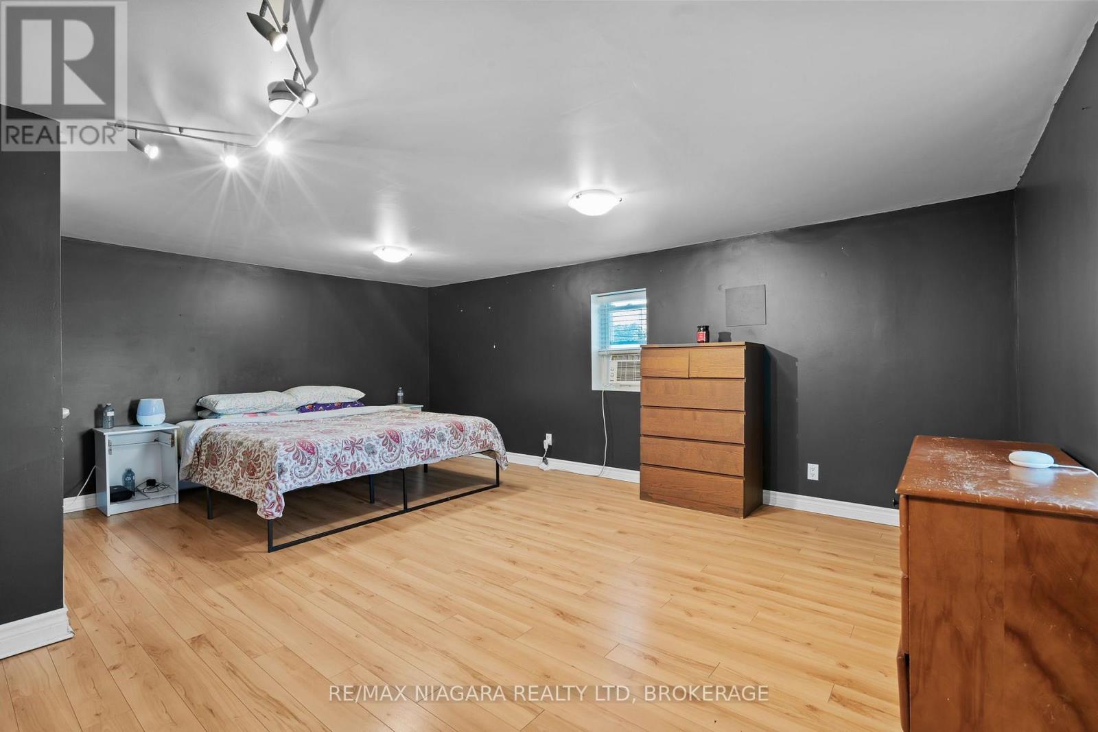 121 KNOLL STREET - 15