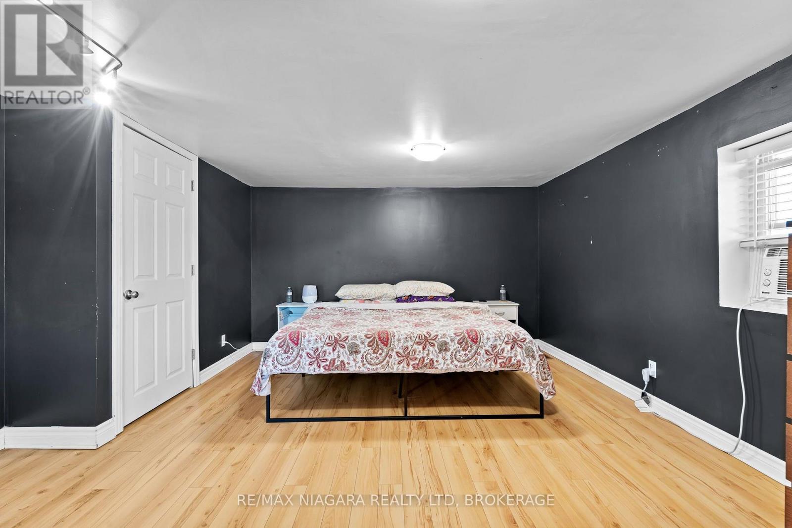 121 KNOLL STREET - 16