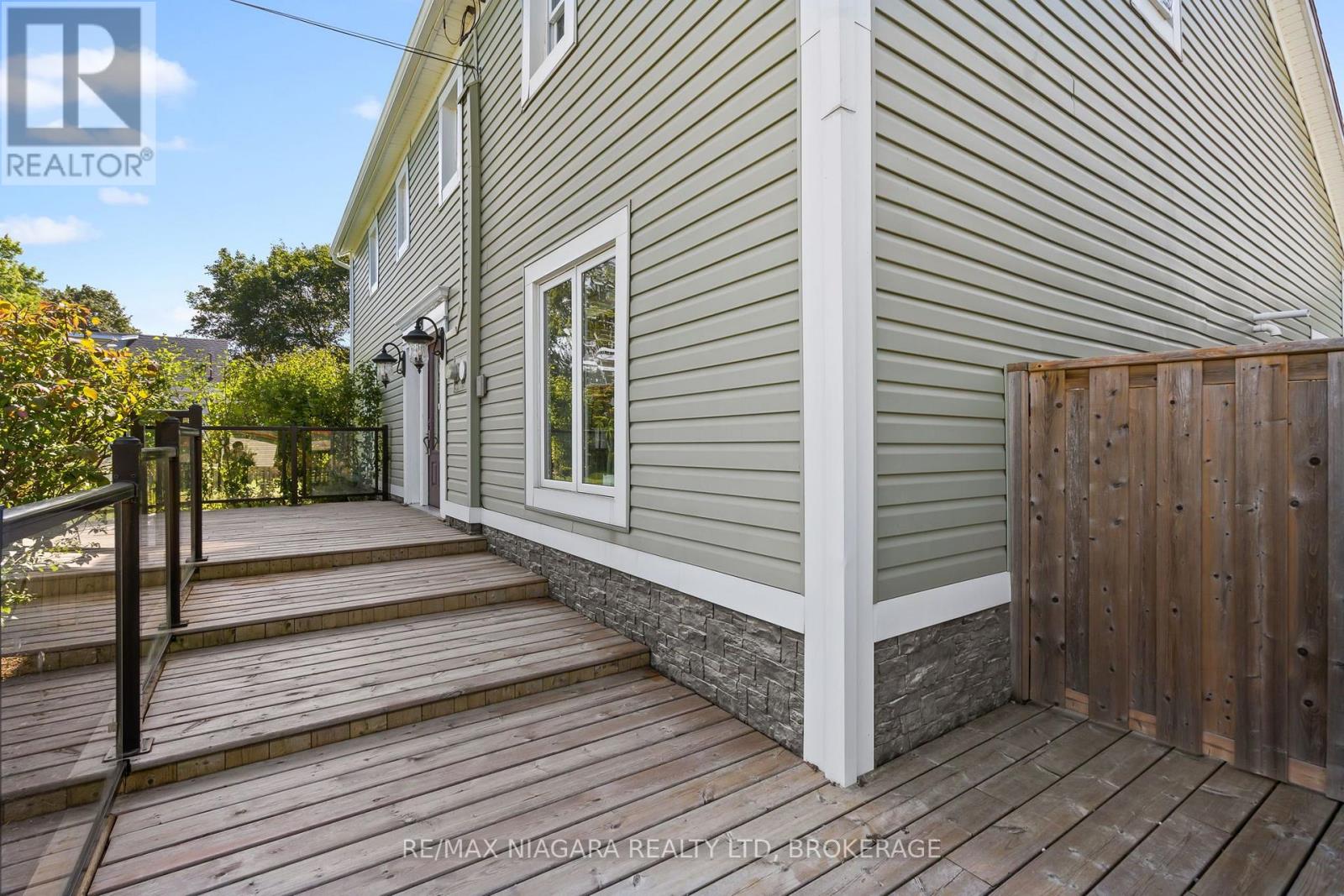 121 KNOLL STREET - 19
