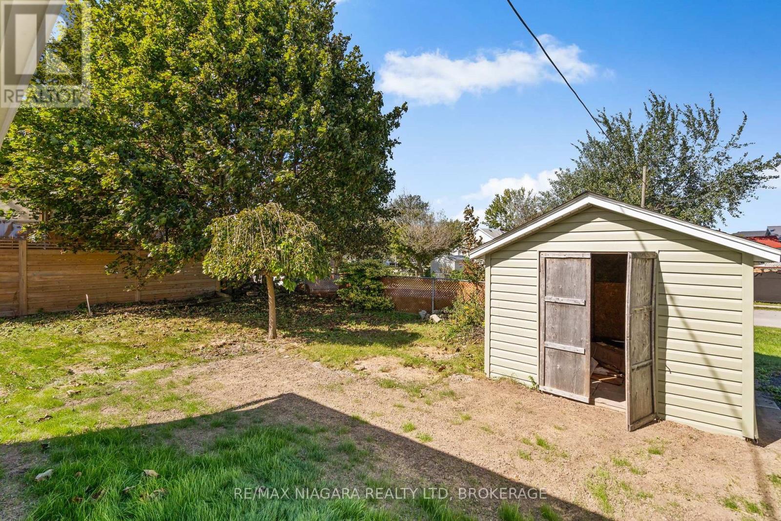 121 KNOLL STREET - 20