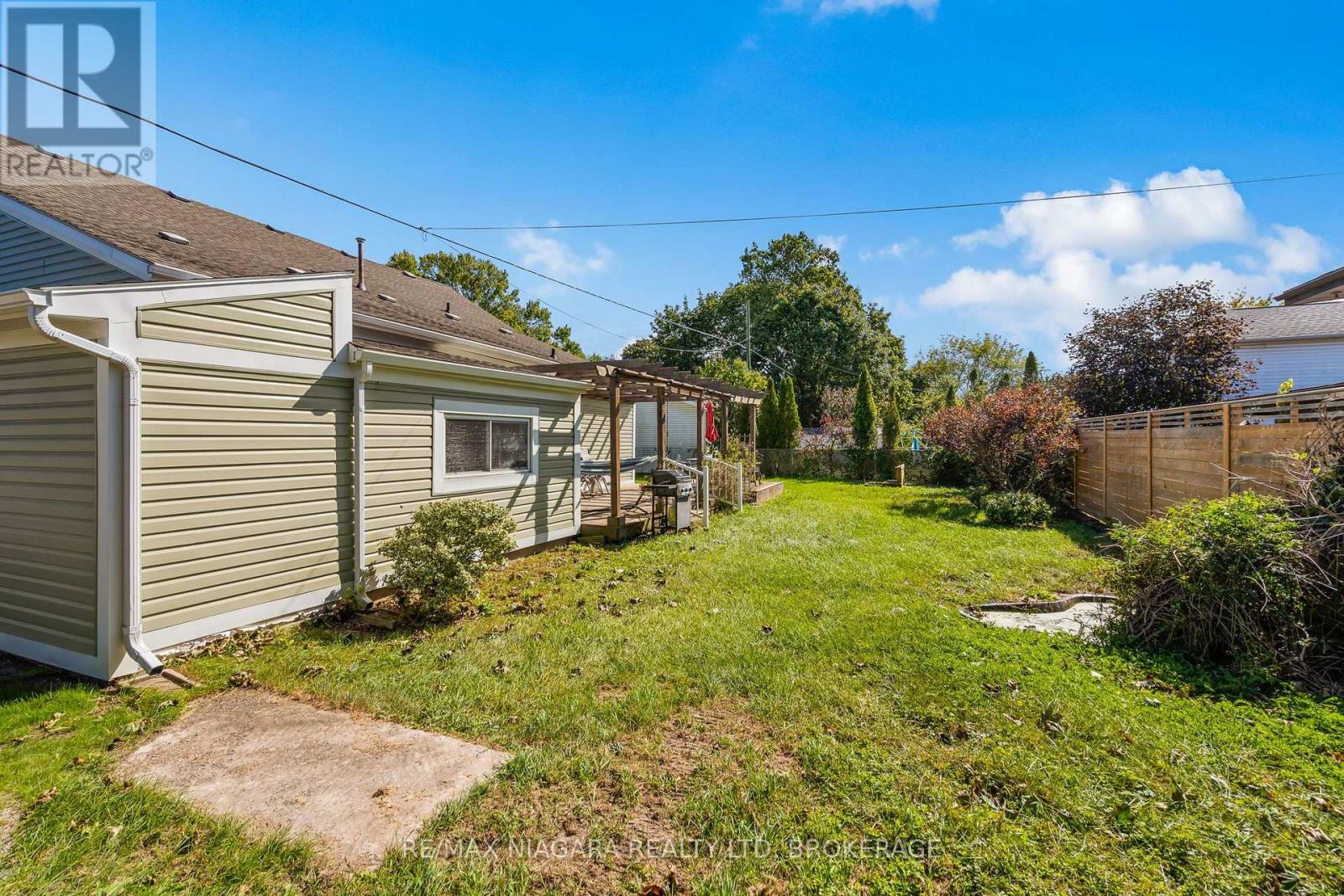 121 KNOLL STREET - Image 21