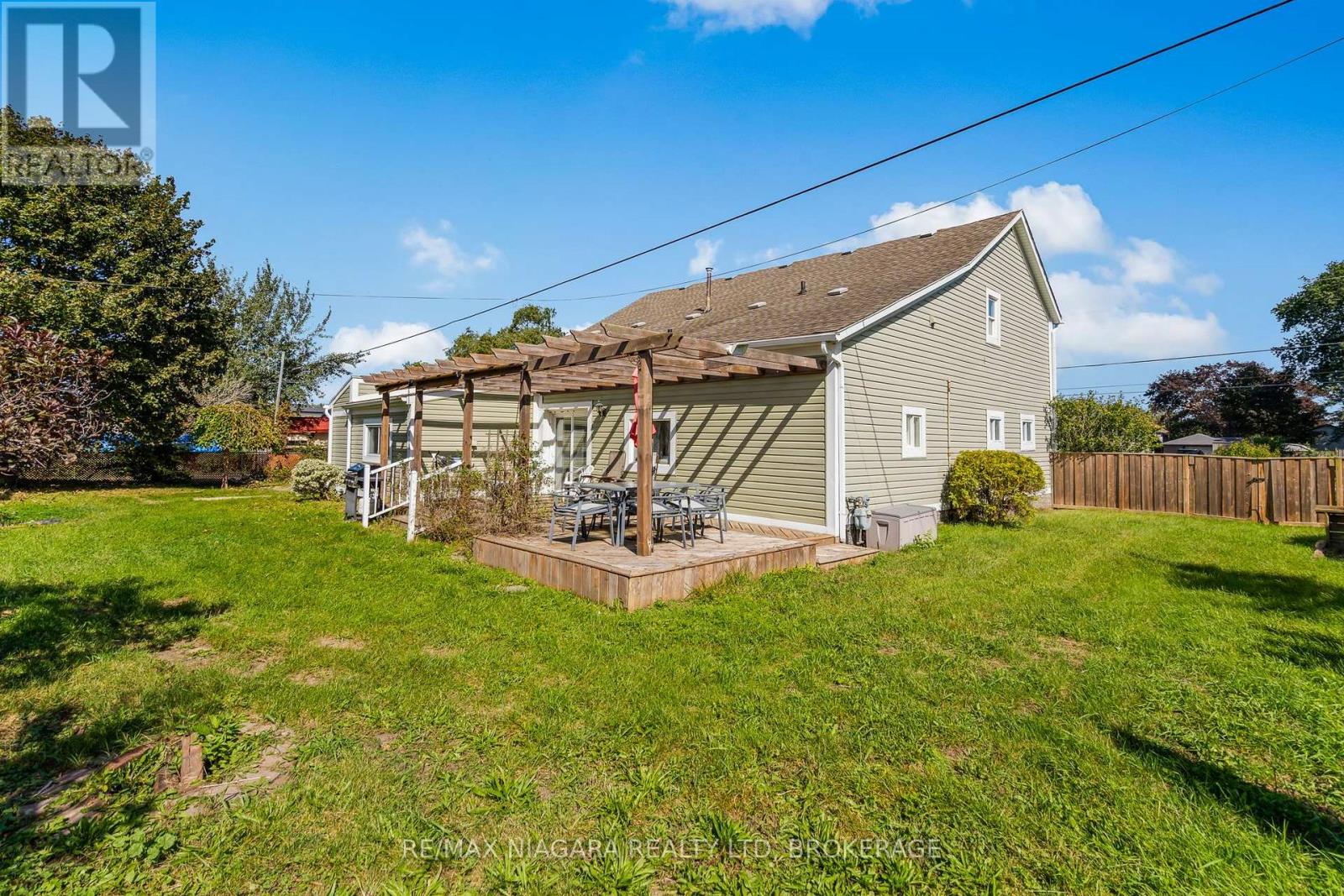 121 KNOLL STREET - 22