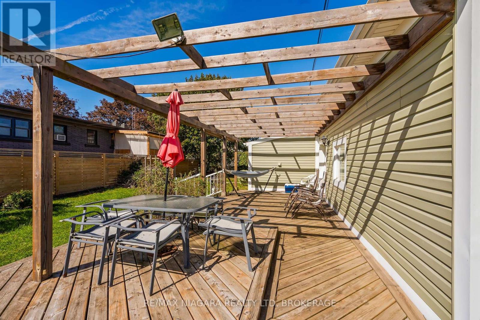 121 KNOLL STREET - 23
