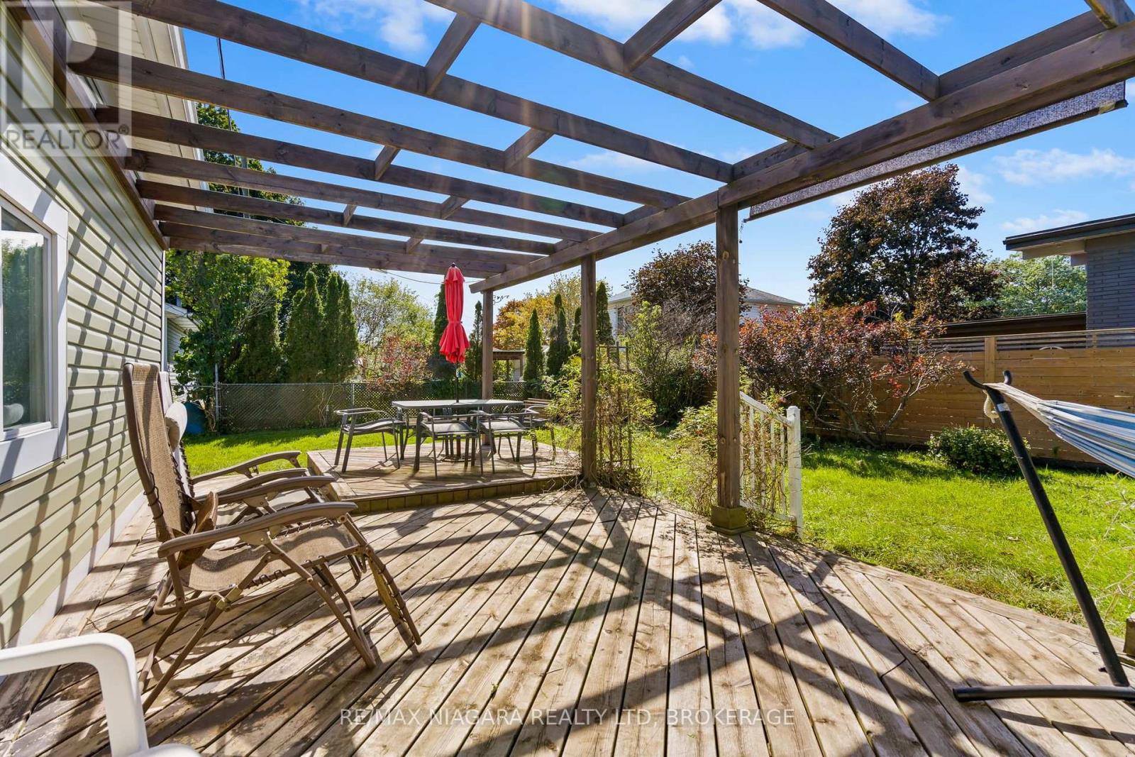 121 KNOLL STREET - Image 24