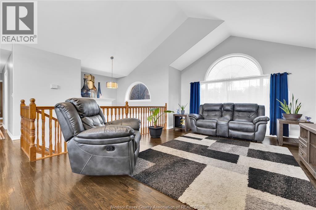 237 WOODVIEW DRIVE - 12