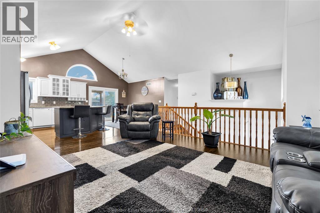 237 WOODVIEW DRIVE - 13