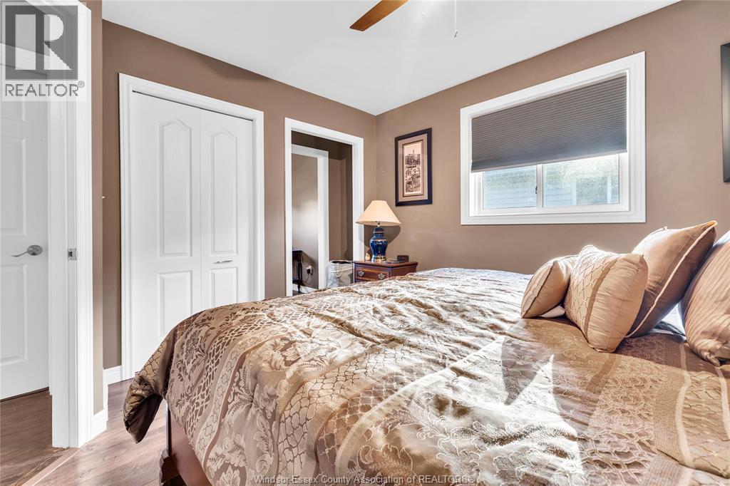 237 WOODVIEW DRIVE - 22