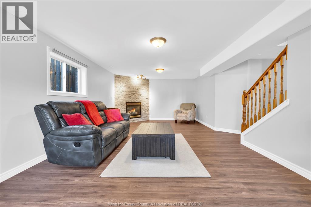 237 WOODVIEW DRIVE - 23