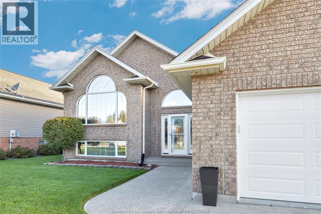 237 WOODVIEW DRIVE - 5