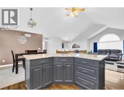 4pc Bathroom - 237 Woodview Drive, Essex, ON N8M3E9 Photo 8