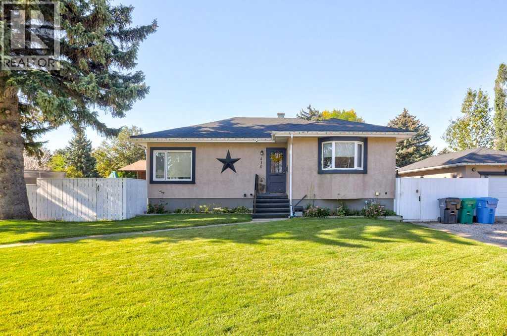 430 Dieppe Boulevard South, Lethbridge, Alberta, T1J3X1, Lethbridge, Alberta — photo 2 of 5