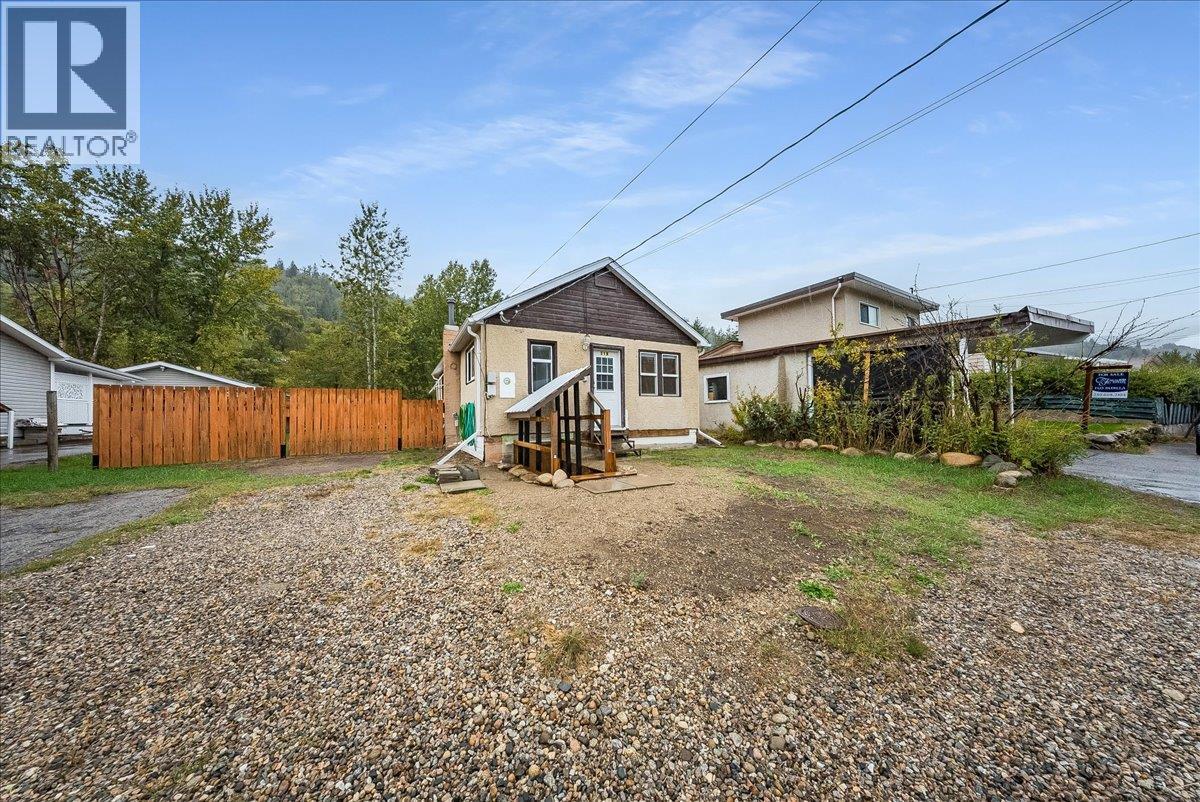 256 2nd Avenue - Image 10