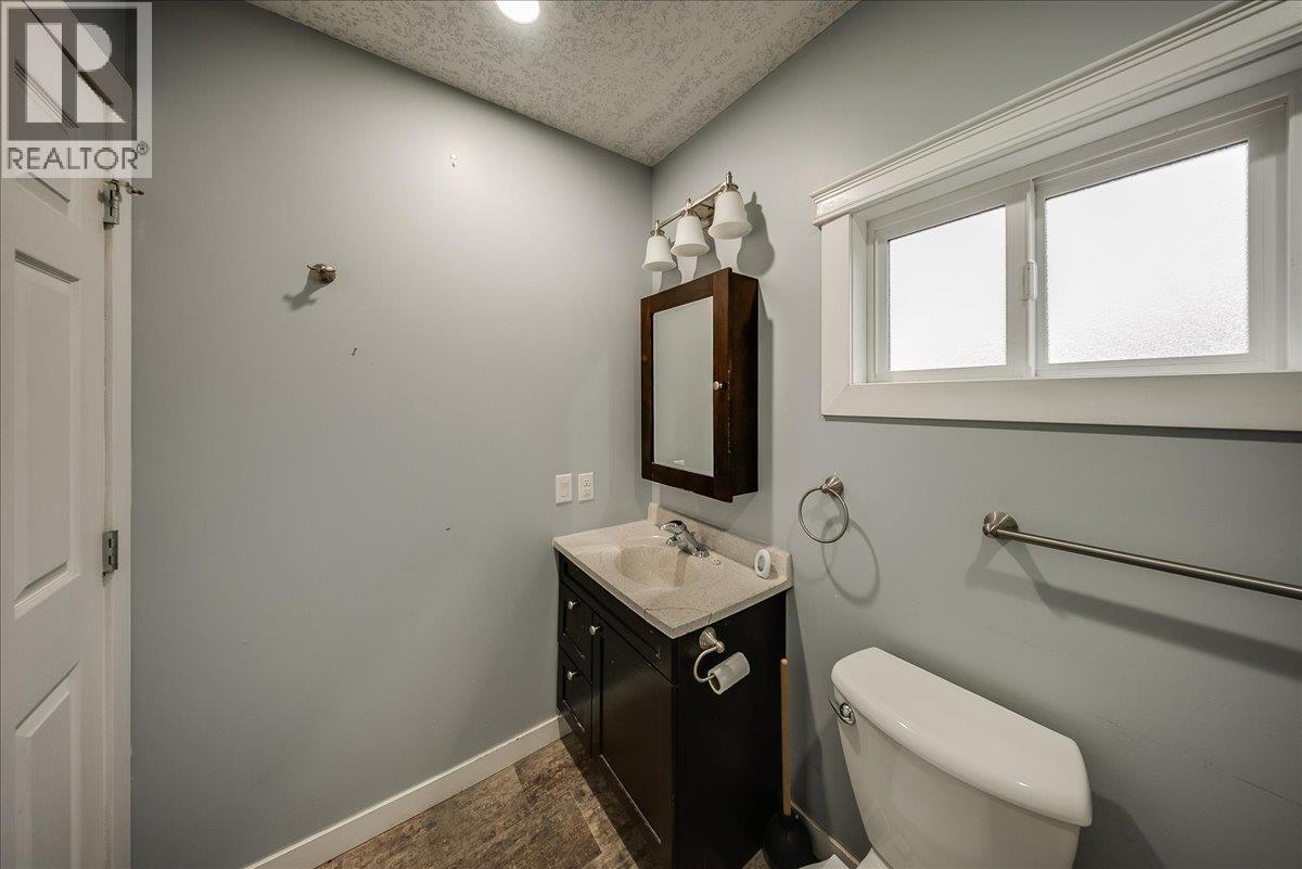 256 2nd Avenue - Image 16