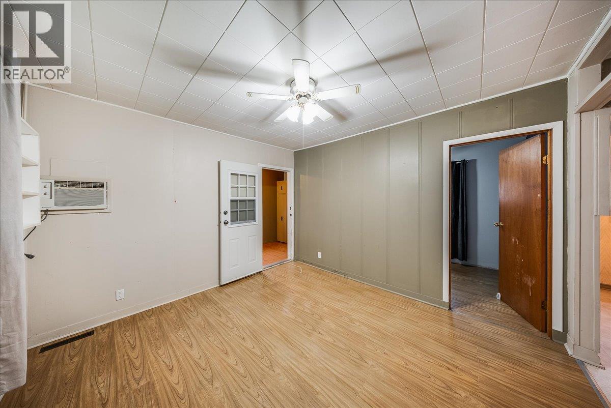 256 2nd Avenue - Image 17