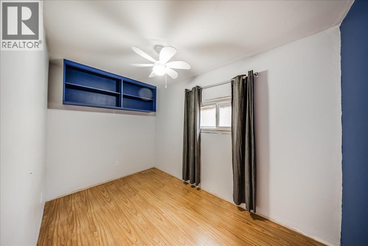256 2nd Avenue - Image 23