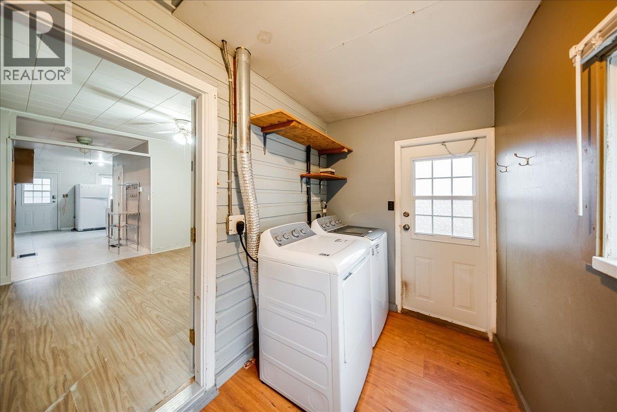 256 2nd Avenue - Image 25