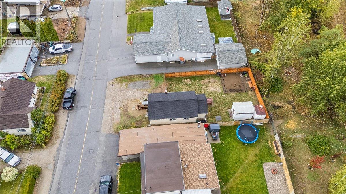 256 2nd Avenue - Image 28
