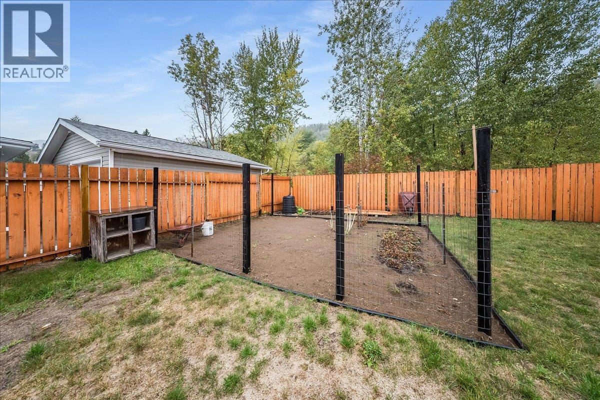 256 2nd Avenue - Image 7