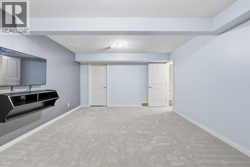 #1 1911 28 Street SW - 34