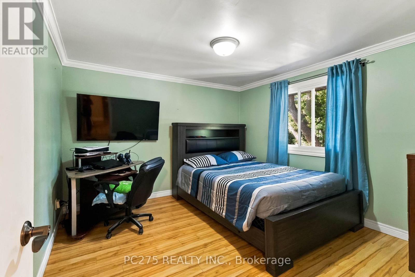 27 SASHA CRESCENT - Image 23