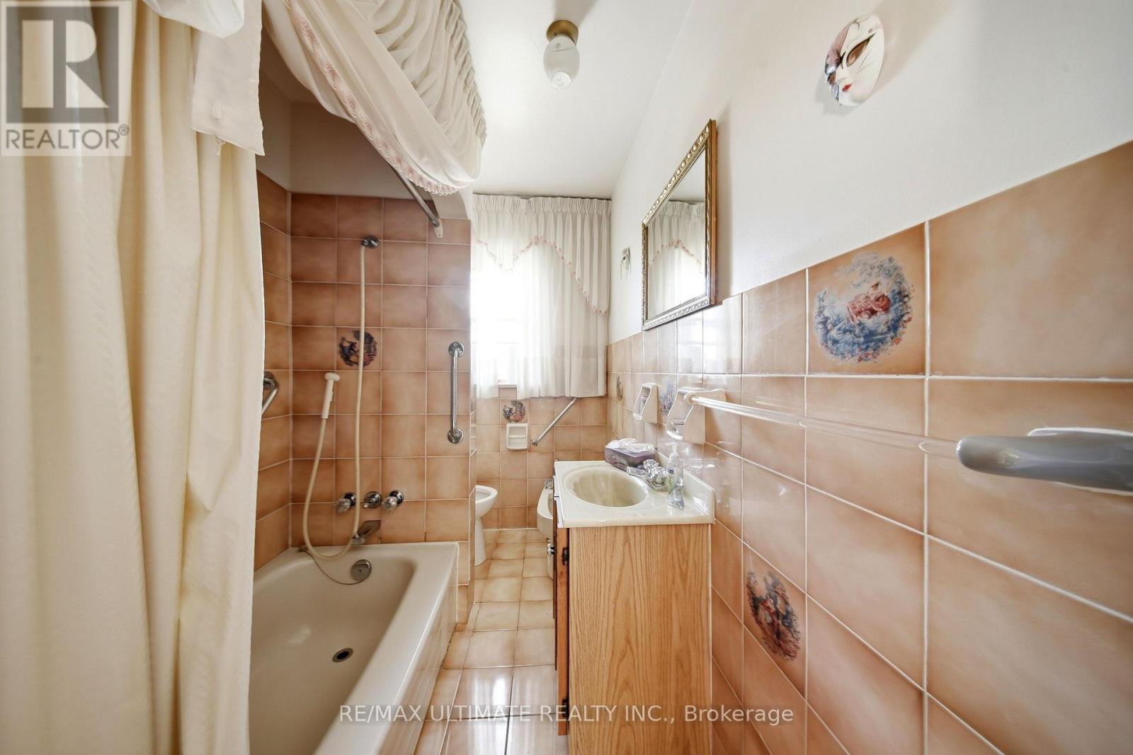 500 A NORTHCLIFFE BOULEVARD - 21