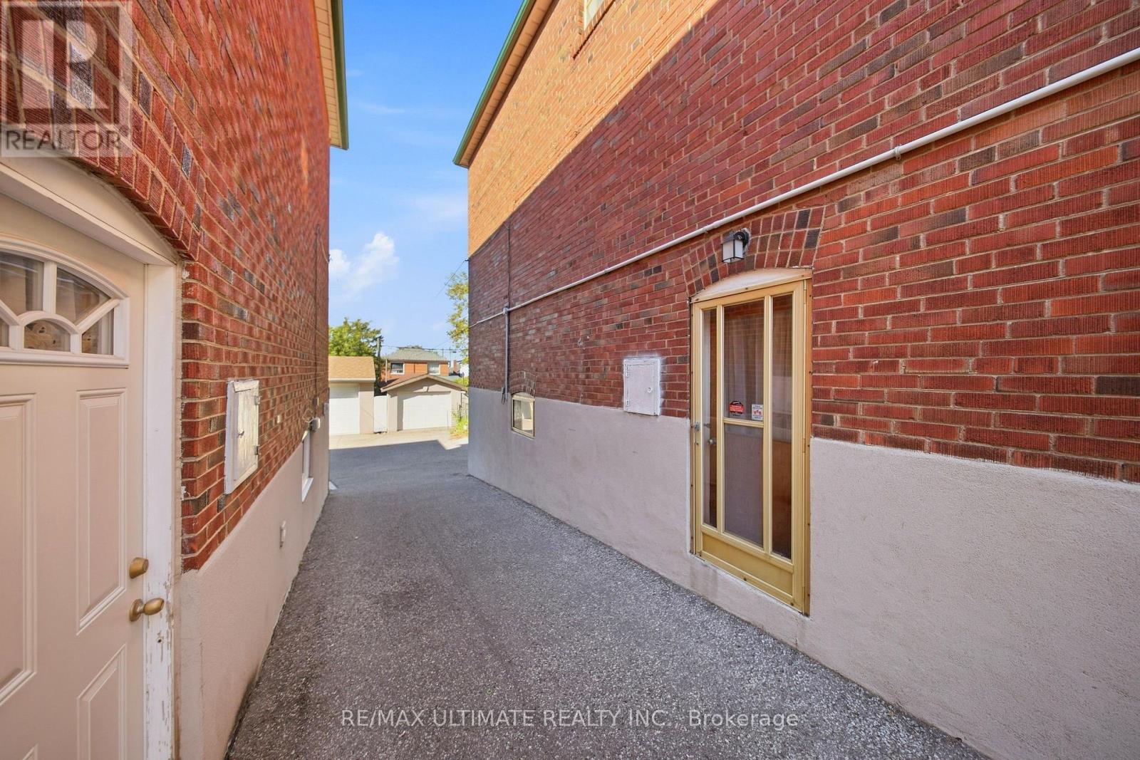 500 A NORTHCLIFFE BOULEVARD - 31
