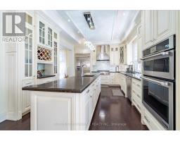Living room - 9 Calderon Crescent, Toronto, ON M2R2E4 Photo 11