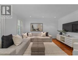 55 Wembley Road, Toronto, ON M6C2G1 Photo 9
