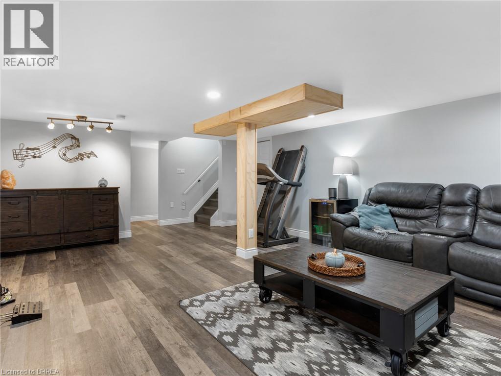 42 EMIDIO Crescent - Image 33