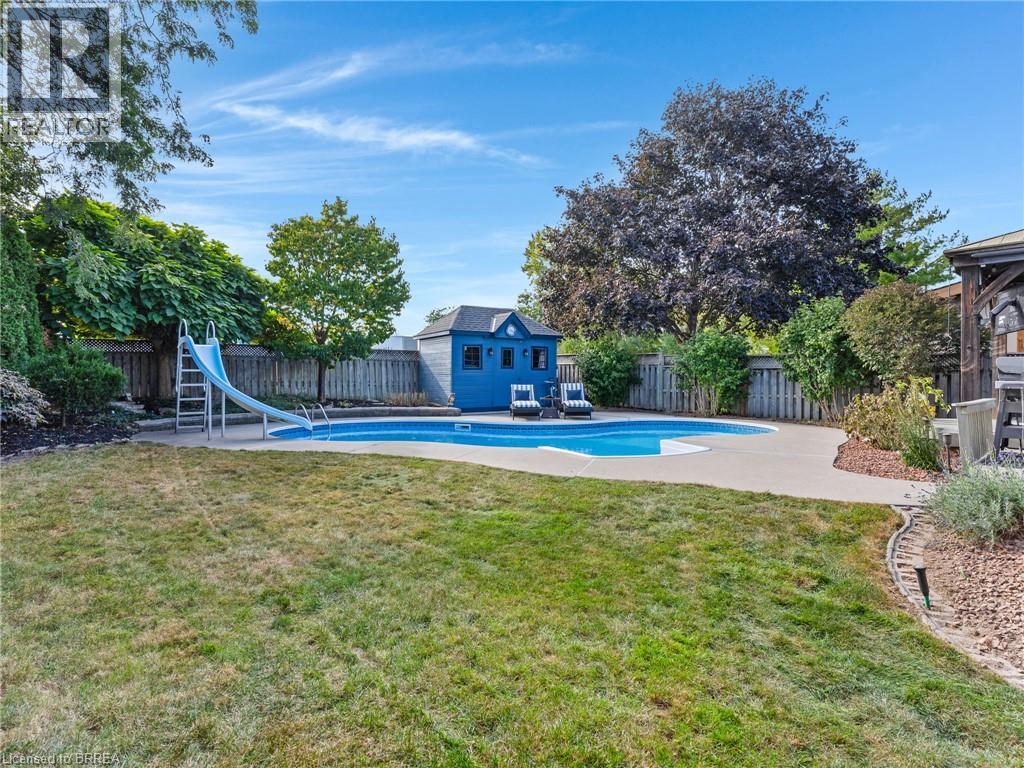 42 EMIDIO Crescent - 42