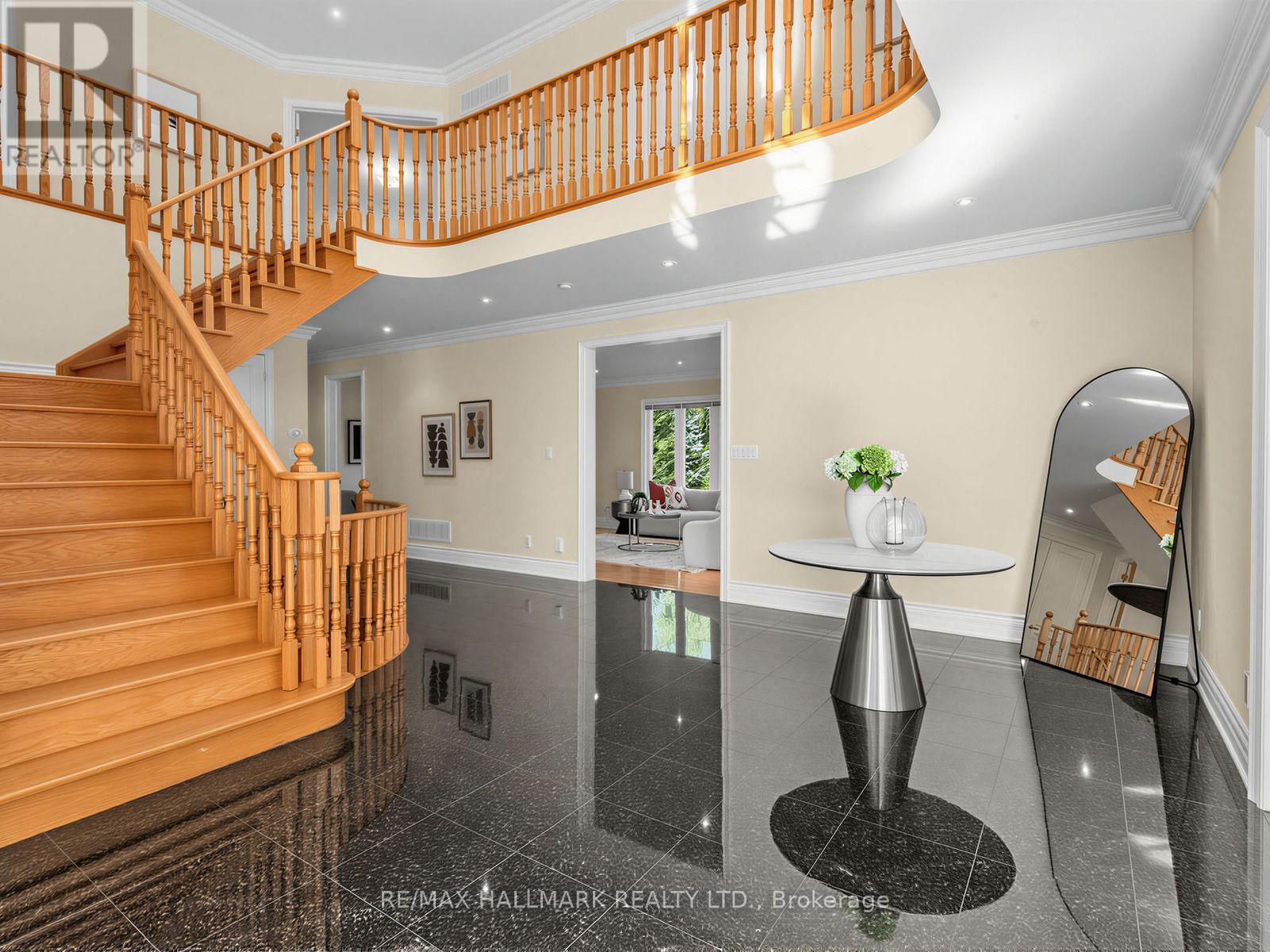 8 RIDGLEY COURT - 16