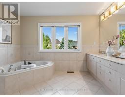 8 Ridgley Court, Richmond Hill, ON L4B4N3 Photo 20