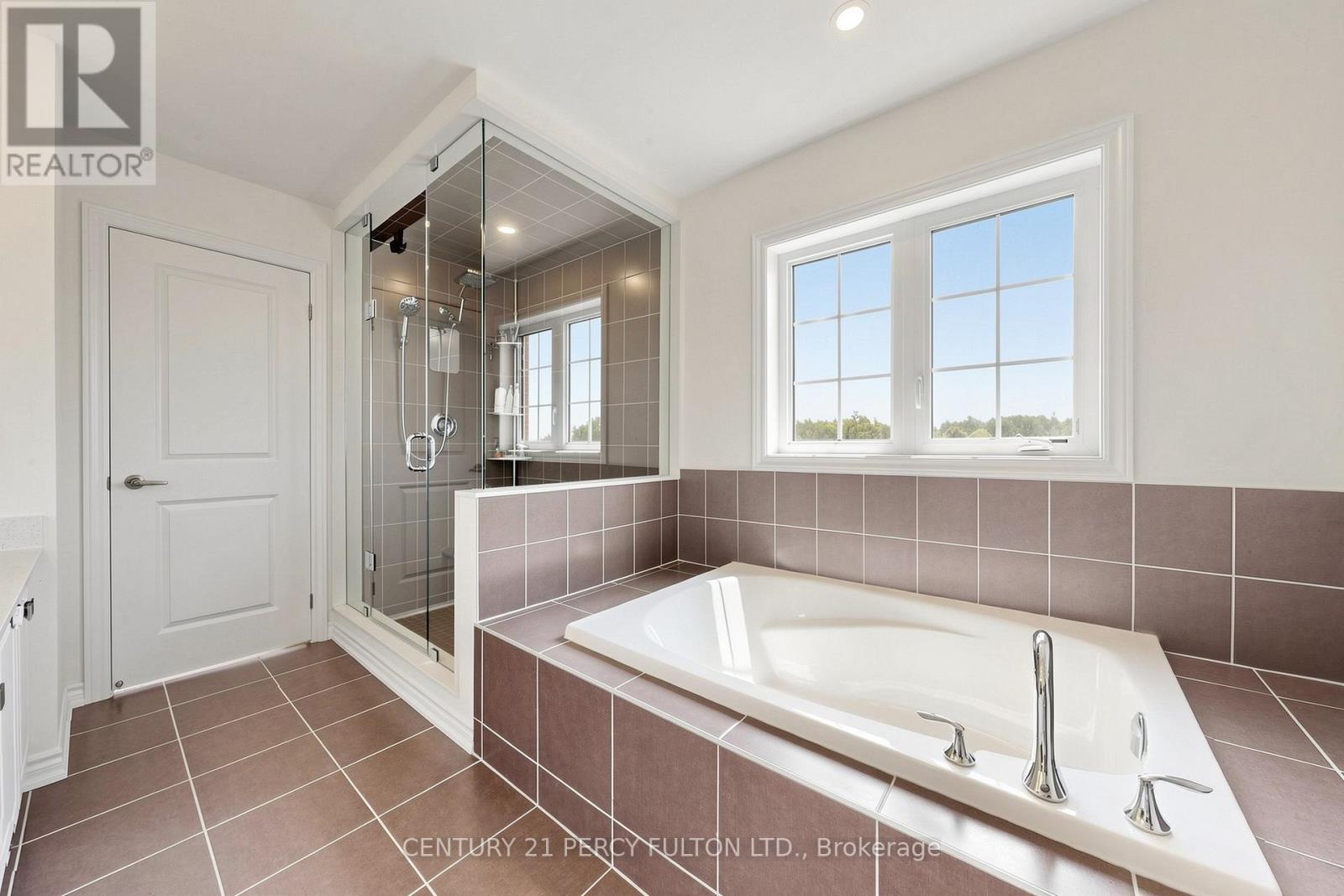 166 FERRAGINE CRESCENT - Image 21