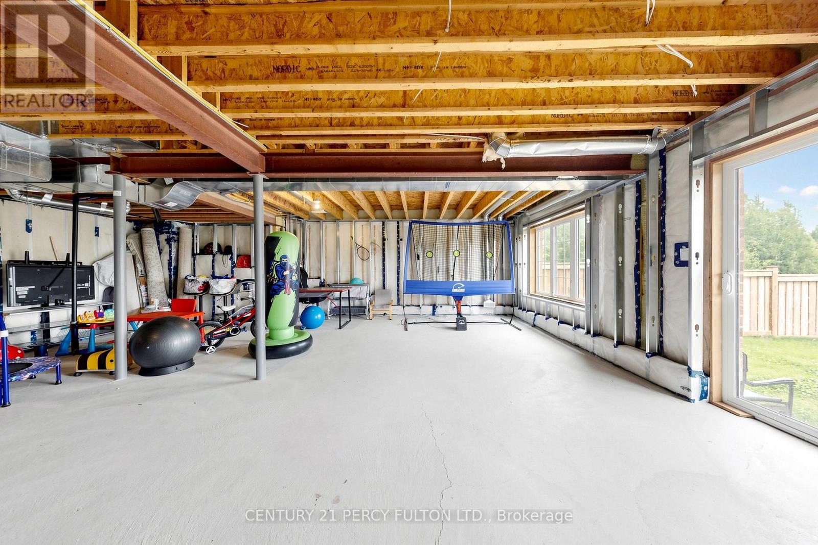 166 FERRAGINE CRESCENT - Image 31