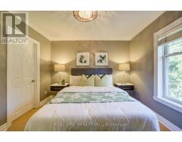 1099 Kent Avenue, Oakville, ON L6H1Z9 Photo 27