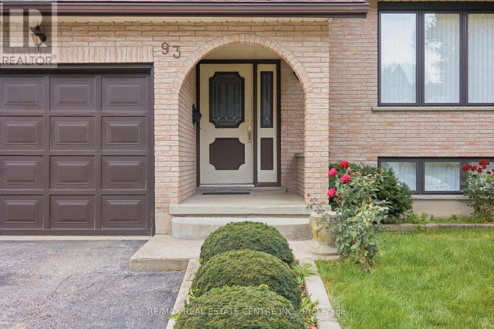 93 OLD CHICOPEE DRIVE — photo 3