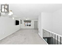 Family room - 7601 41 Avenue, Camrose, AB T4V4C7 Photo 10