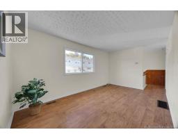 220 Tartan Street, photo 4
