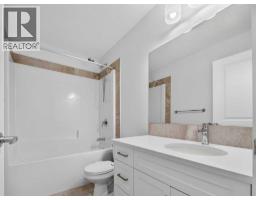 134 Hotchkiss Manor Se, Calgary, AB T3S0J5 Photo 39