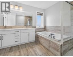 134 Hotchkiss Manor Se, Calgary, AB T3S0J5 Photo 35